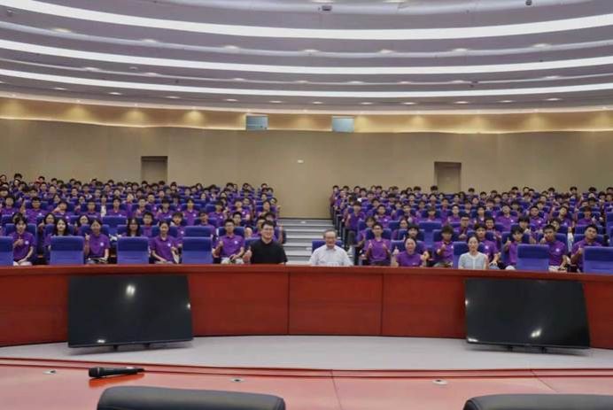 0b7ee200661727f7950ab0793642e010